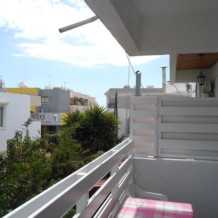 Sunshine Apts, Two Bedroom , Free Internet, No 3 Айя Напа Екстериор снимка